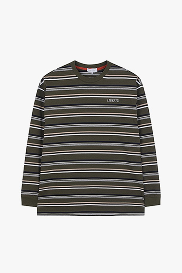 LJM41106 올리브 스트라이프 롱슬리브 티셔츠는 캐주얼하고 미니멀한 스타일을 추구하는 분들을 위한 상의입니다. 봄, 가을 계절에 어울리는 롱 기장의 티셔츠로, 올리브 컬러 바탕에 스트라이프 패턴이 더해져 세련된 느낌을 줍니다. 라운드넥과 긴소매 디자인으로 편안한 착용감을 제공하며, 레귤러핏으로 제작되어 다양한 체형에 잘 어울립니다. 산책룩이나 여행룩과 같은 TPO에 활용하기 좋으며, 데일리룩으로도 손색없는 활용도를 자랑합니다.
