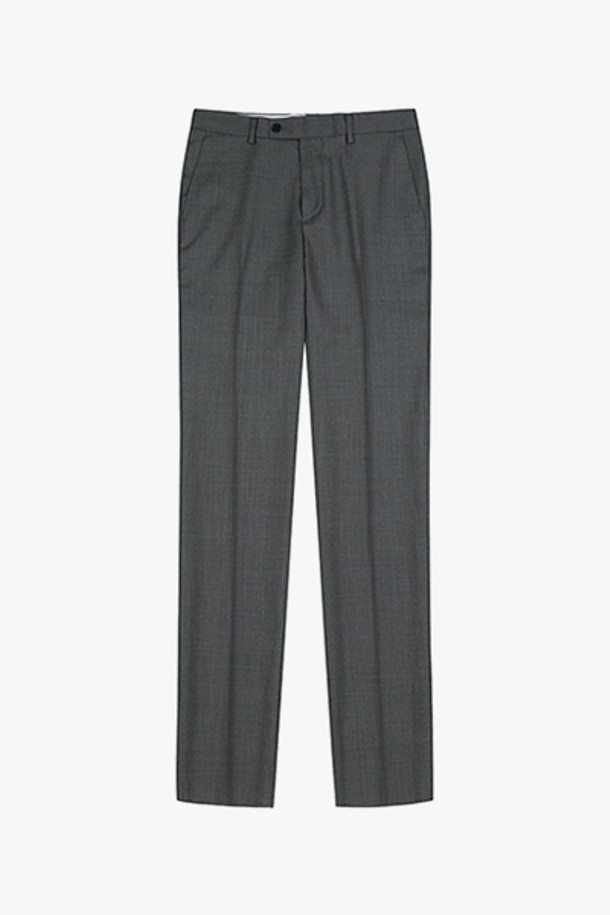 LJS13162 멀티 그린 슬림핏 텍스쳐 수트 팬츠는 남성을 위한 포멀한 디자인의 긴바지입니다. 사계절 착용 가능한 울 소재의 텍스처 원단으로 제작되었으며, 슬림핏으로 클린한 실루엣을 연출합니다. 부드러운 촉감과 안감 있는 디자인으로 편안하게 착용할 수 있으며, 포멀한 스타일을 완성해줍니다.
