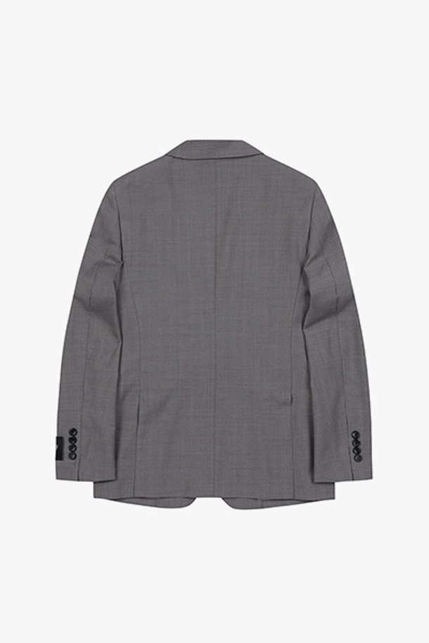 LJS11106 베이지 슬림핏 투톤 텍스쳐 수트 재킷은 남성용 아우터로, 포멀하고 비즈니스적인 상황에 적합합니다. 베이지 색상의 슬림핏 디자인으로, 클래식하고 포멀한 스타일을 연출합니다. 울, 폴리에스테르, 폴리우레탄 혼방 소재로 제작되어 보통 두께감에 부드러운 촉감을 제공합니다. 투톤 텍스처 패턴과 노치드 라펠, 싱글 버튼 여밈, 긴 소매, 안감 처리가 특징이며, 오피스룩, 비즈니스 캐주얼, 회의룩에 활용하기 좋습니다. 클래식, 미니멀, 시크한 스타일을 선호하는 남성에게 추천합니다.
