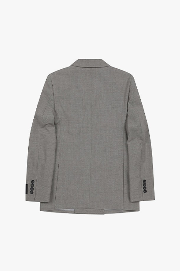 LJS11170 베이지 슬림핏 투톤 더블 수트 자켓은 남성을 위한 포멀한 스타일의 아우터입니다. 사계절 착용 가능한 이 자켓은 부드러운 촉감의 울, 폴리에스테르, 폴리우레탄 혼방 소재로 제작되었으며, 슬림핏과 더블 버튼 여밈, 피크드 라펠 디자인이 특징입니다. 베이지 투톤 색상과 무지 패턴이 클래식하면서도 세련된 무드를 연출합니다.
