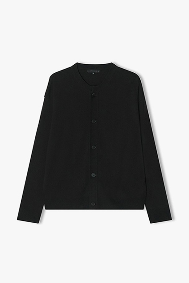 [25SS] LLS51504 블랙 엘보패치 라운드넥 가디건은 여성 의류로, 일상에서 활용하기 좋은 베이직 스타일의 니트/스웨터입니다. 봄, 여름 시즌에 적합하며, 블랙 컬러의 레귤러 핏 긴소매 가디건입니다. 면과 아크릴 혼방 소재로 제작되었으며, 라운드넥 디자인에 엘보패치 디테일이 포인트입니다. 데이트룩, 카페룩 등 다양한 TPO에 캐주얼, 미니멀, 클래식 스타일로 연출하기 좋습니다.
