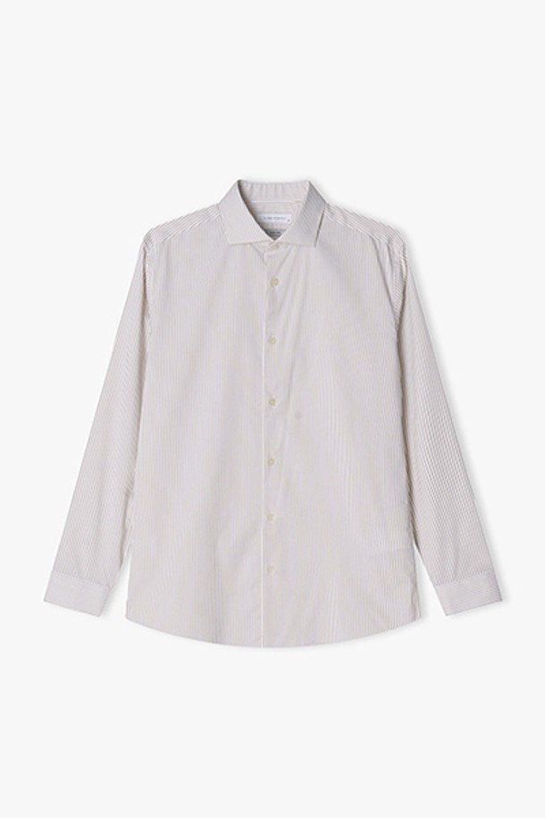 **[25SS] LLS31595 베이지 슬림핏 레귤러 카라 비즈니스 셔츠**는 봄, 여름 시즌 남성 비즈니스 룩을 위한 필수 아이템입니다. 베이지 컬러의 슬림핏 디자인과 레귤러 카라 디테일이 클래식하면서도 세련된 느낌을 주며, 폴리에스테르, 레이온, 폴리우레탄 혼방 소재로 제작되어 편안한 착용감을 선사합니다. 현대적인 디자인과 긴소매 스타일이 어우러져 비즈니스 룩에 완벽하게 어울리는 셔츠입니다.
