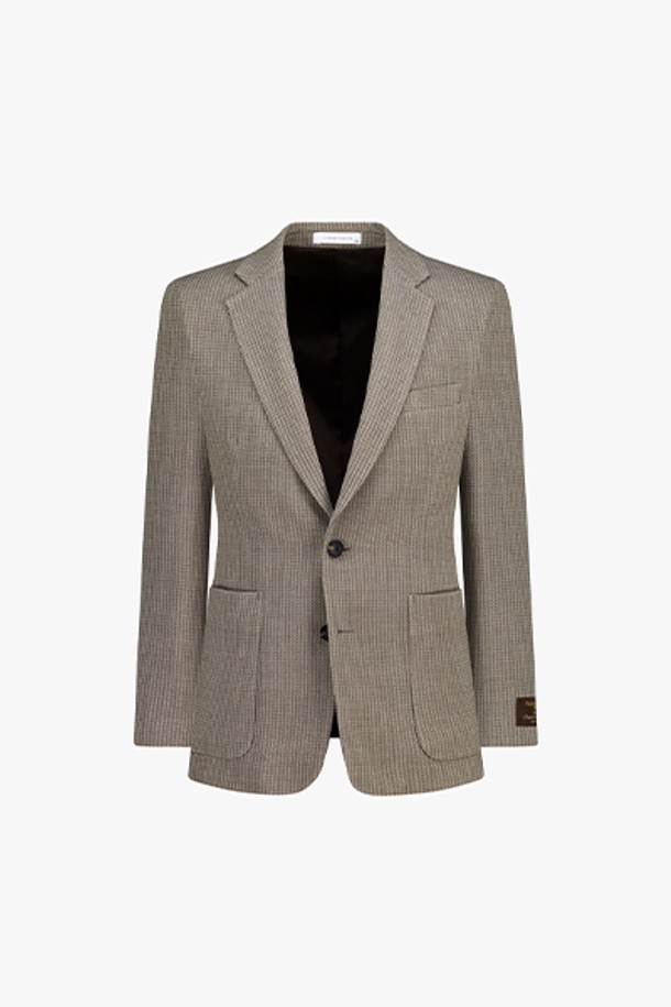 [25FW] LLF24603 브라운 레귤러핏 풀라이닝 노치트라펠 투버튼 싱글 재킷입니다. 클래식한 무드의 브라운 컬러 자켓으로, 간절기에 착용하기 좋습니다. 면, 폴리에스테르, 울 혼방 소재로 제작되었으며, 풀라이닝으로 제작되어 부드러운 착용감을 선사합니다. 노치트라펠 디자인과 투 버튼 싱글 스타일이 특징이며, 레귤러핏으로 제작되어 편안한 착용감을 제공합니다. 출근룩, 비즈니스 캐주얼, 모임룩 등 다양한 TPO에 활용 가능하며, 미니멀, 시크 스타일을 연출하기 좋습니다.
