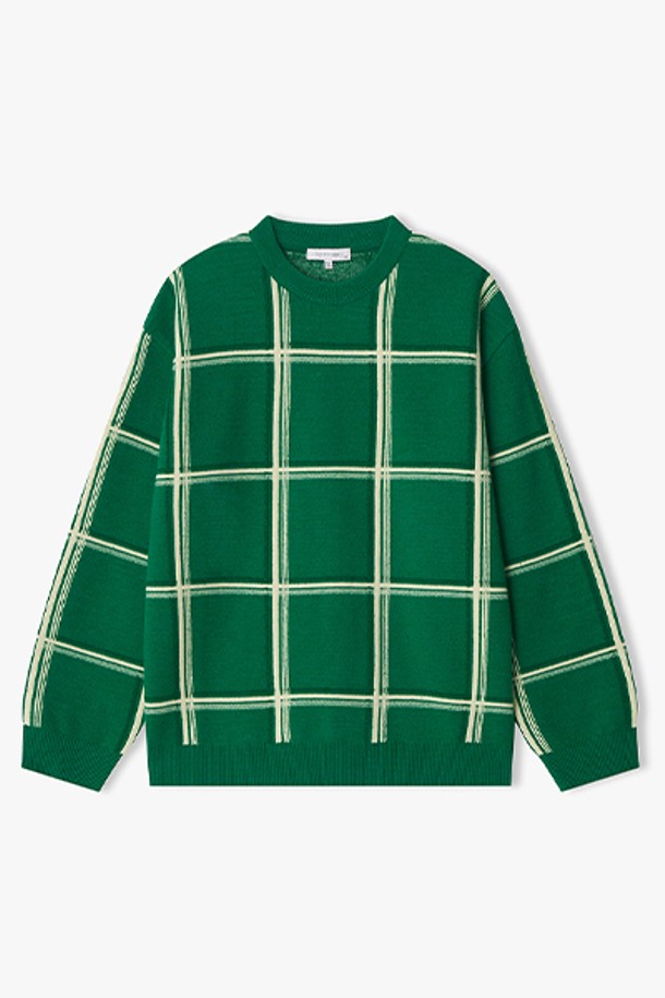 [25FW] LLW51629 그린 멀티 윈도우 체크 라운드 니트는 여성스러운 무드를 연출하는 가을, 겨울 시즌용 니트 스웨터입니다. 울 소재로 제작되어 부드러운 촉감과 따뜻함을 선사하며, 두꺼운 두께감으로 포근하게 착용할 수 있습니다. 크롭 기장에 윈도우페인 체크 패턴이 더해져 캐주얼하면서도 클래식한 스타일을 연출하며, 라운드넥과 긴 소매 디자인으로 어떤 룩에도 잘 어울립니다. 출근룩이나 모임룩 등 다양한 TPO에 활용 가능하며, 레귤러핏으로 편안하게 착용할 수 있습니다.
