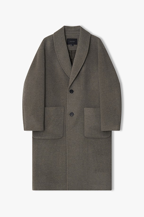 세련된 멜란지브라운 컬러의 [25FW] LLW21631 캐시미어블렌드 세미오버핏 숄카라 코트입니다. 울, 캐시미어, 나일론 혼방 소재로 제작되어 부드러운 촉감과 뛰어난 보온성을 자랑합니다. 롱 기장에 숄카라 디자인으로 클래식한 분위기를 연출하며, 세미오버핏으로 편안한 착용감을 제공합니다. 겨울철 출근룩, 오피스룩, 모임룩 등 다양한 TPO에 활용 가능하며, 미니멀하고 시크한 스타일을 완성할 수 있습니다. 버튼 여밈 방식으로 간편하게 착용할 수 있으며, 멜란지브라운 컬러가 고급스러운 느낌을 더합니다.
