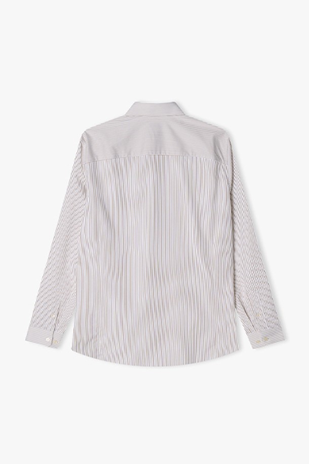 **[25SS] LLS31595 베이지 슬림핏 레귤러 카라 비즈니스 셔츠**는 봄, 여름 시즌 남성 비즈니스 룩을 위한 필수 아이템입니다. 베이지 컬러의 슬림핏 디자인과 레귤러 카라 디테일이 클래식하면서도 세련된 느낌을 주며, 폴리에스테르, 레이온, 폴리우레탄 혼방 소재로 제작되어 편안한 착용감을 선사합니다. 현대적인 디자인과 긴소매 스타일이 어우러져 비즈니스 룩에 완벽하게 어울리는 셔츠입니다.
