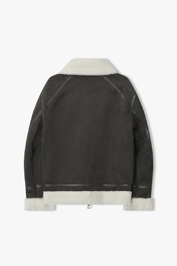 [25FW] LLW25652 그레이 오버핏 스웨이드 무스탕은 여성용 아우터입니다. 캐주얼, 미니멀, 클래식 스타일을 아우르는 디자인으로, 가을과 겨울에 따뜻하게 착용할 수 있습니다. 부드러운 스웨이드 소재와 두꺼운 두께로 제작되었으며, 톤 다운된 그레이 컬러가 세련된 느낌을 더합니다. 크롭 기장에 집업 여밈 방식, 오버핏 실루엣으로 편안함과 스타일리시함을 동시에 잡았습니다. 퍼 카라 디테일과 긴 소매가 특징입니다.
