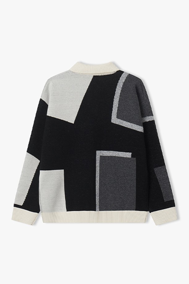 [25FW] LLW51642 그레이 자카드 컬러 블럭 카라 니트는 가을, 겨울 시즌을 위한 여성 니트/스웨터입니다. 모던하고 미니멀한 스타일의 레귤러핏 제품으로, 울 소재를 사용하여 부드러운 촉감을 선사합니다. 그레이, 블랙, 화이트 컬러 블록 디자인과 카라 디테일이 특징이며, 긴 소매와 두꺼운 두께감으로 따뜻함을 더합니다. 출근룩, 오피스룩, 모임룩 등 다양한 TPO에 활용 가능하며, 클래식, 미니멀, 시크 스타일을 연출하기 좋습니다.
