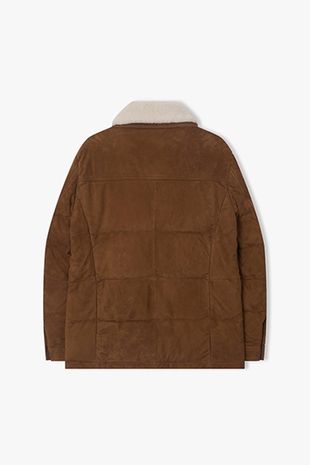 [25FW] LLW25640 베이지 고트 스킨 스웨이드 덕다운은 겨울철, 출근룩에 클래식하고 미니멀한 스타일을 더해줄 아우터입니다. 부드러운 촉감의 베이지 컬러 고트 스킨 스웨이드 소재로 제작되었으며, 레귤러 핏과 긴 소매 기장으로 편안한 착용감을 선사합니다. 덕다운 80%과 덕페더 20%의 충전재를 사용하여 보온성을 높였으며, 버튼 여밈 방식으로 간편하게 착용할 수 있습니다. 무지 디자인에 두꺼운 두께감으로 고급스러운 겨울 스타일을 완성해보세요.
