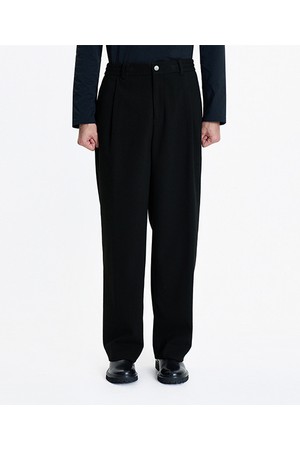 [25FW] LLF23623 블랙 세미와이드핏 원턱 스트링 밴딩 팬츠