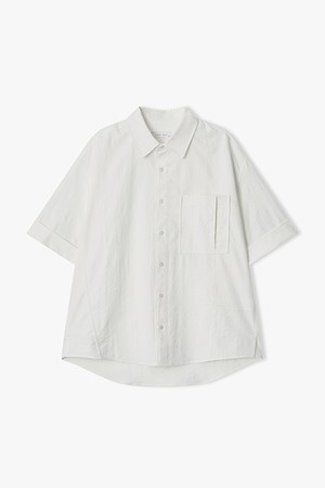 [26SS] LMM31703 화이트 몸판 절개 디테일 하프 셔츠