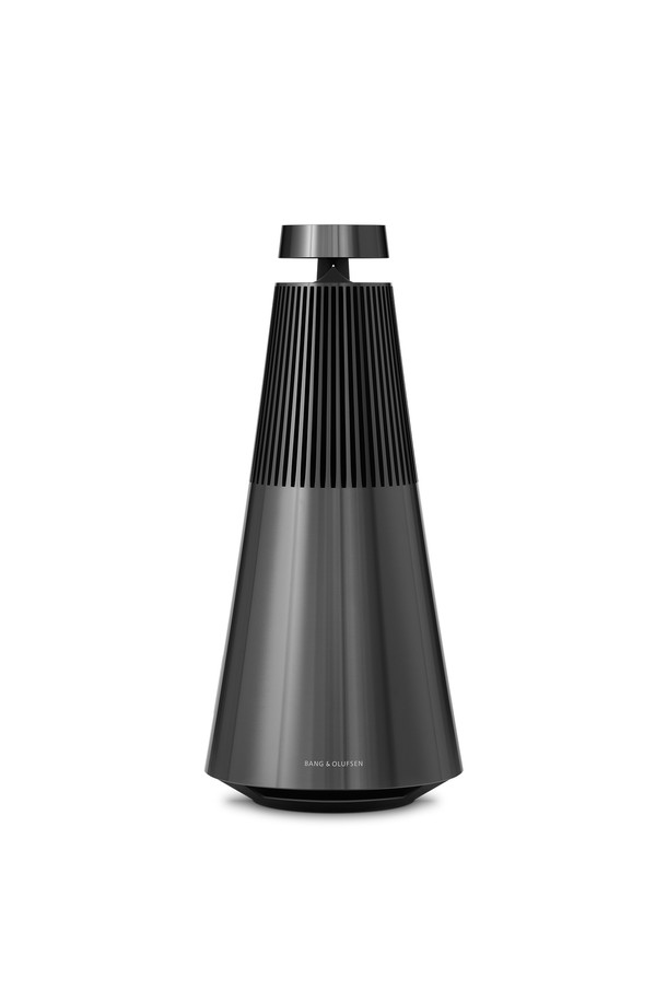 뱅앤올룹슨 베오사운드 2 3세대 (Beosound 2 3rd gen.) Black 프리미엄 블루투스 스피커는 알루미늄 소재의 세련된 디자인이 돋보이는 실내 오디오입니다. 블랙 앤트러사이트 색상으로 출시되었으며, 360도 사운드, 액티브 룸 보정, 어쿠스틱 렌즈 기술을 통해 몰입감 넘치는 음질을 제공합니다. 블루투스 5.3, 와이파이, 에어플레이 2, 크롬캐스트, 스포티파이 커넥트를 지원하여 다양한 방식으로 음악을 즐길 수 있습니다. 우퍼 2개, 미드레인지 2개, 트위터 1개로 구성된 스피커는 풍부하고 섬세한 사운드를 구현하며, 근접 센서, 터치 컨트롤, 프리셋 버튼, 볼륨 휠, 트랙 네비게이션 등의 편리한 기능들을 갖추고 있습니다.
