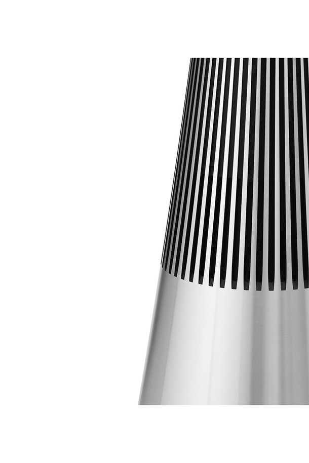 뱅앤올룹슨 베오사운드 2 3세대 (Beosound 2 3rd gen.) Natural 프리미엄 블루투스 스피커는 360도 사운드를 제공하는 미니멀 원통형 디자인의 블루투스 스피커입니다. 알루미늄과 원목 소재를 사용하여 고급스러운 외관을 자랑하며, 터치 컨트롤로 편리하게 사용할 수 있습니다. 블루투스 5.3, 와이파이(WiFi) 스트리밍, 멀티룸 오디오, 스테레오 페어링 등의 다양한 기능을 지원합니다. 2x 30W 우퍼, 2x 15W 미드레인지, 1x 15W 트위터로 구성되어 풍부하고 선명한 프리미엄 사운드를 경험할 수 있으며, 액티브 룸 보정 및 적응형 베이스 기능으로 최적의 음질을 제공합니다. 와이파이(WiFi), 에어플레이 2(Airplay 2), 크롬캐스트(Chromecast), 스포티파이 커넥트(Spotify Connect), USB-C, 이더넷 연결을 지원하여 홈 오디오 시스템으로 활용하기 좋습니다.
