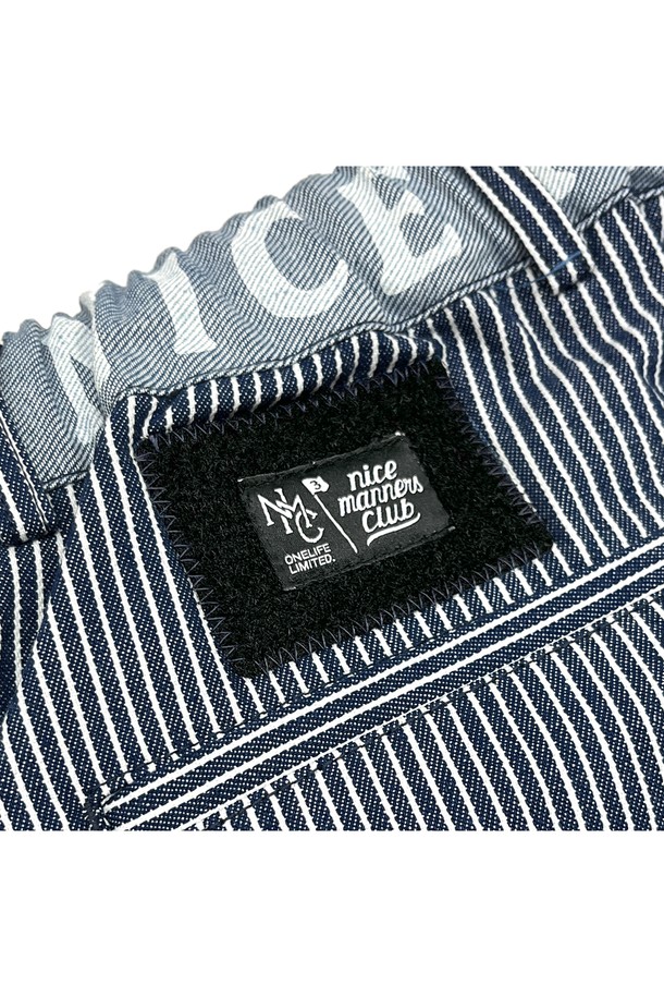 상품 슬라이드 이미지 1