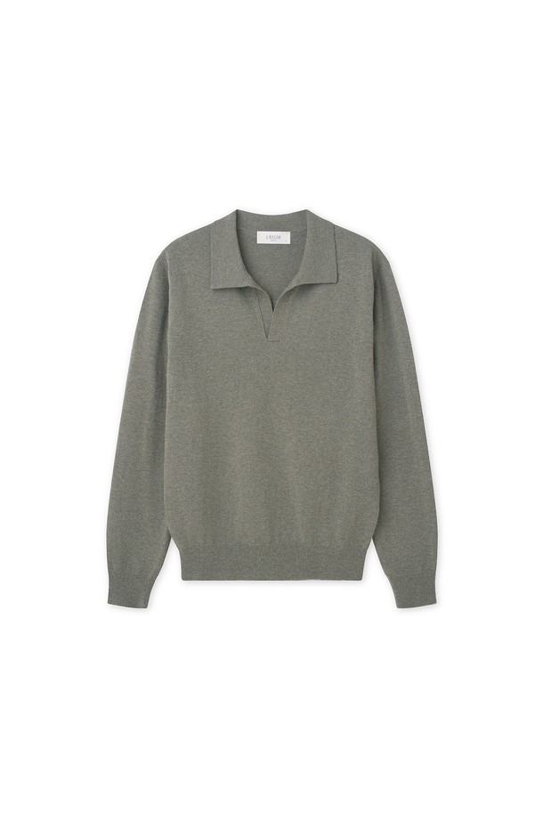 [남녀공용] 사티에 메리노울 폴로 니트 그린은 가을, 겨울 시즌에 어울리는 베이직하고 클래식한 스타일의 폴로 니트입니다. 부드러운 촉감의 메리노울 소재로 제작되었으며, 레귤러 핏에 중간 두께감으로 편안하게 착용할 수 있습니다. 무지 디자인에 긴 소매 기장으로 어떤 옷에도 잘 어울리며, 일상복으로 활용하기 좋습니다. 그린 컬러의 폴로넥 디자인이 세련된 분위기를 더합니다.
