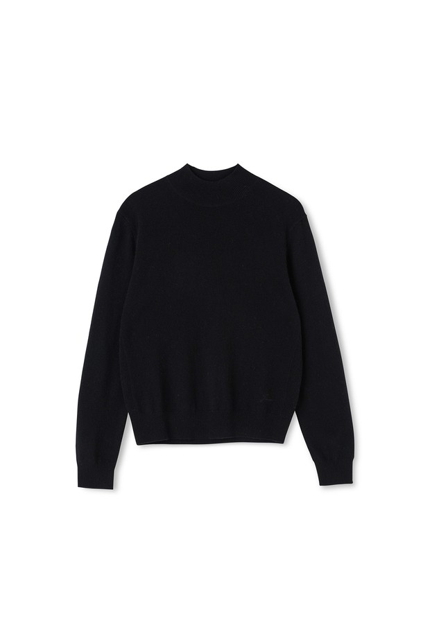 [남녀공용] 캐시미어 에센셜 블렌드 모크넥 블랙은 가을, 겨울, 초봄까지 폭넓게 활용 가능한 두꺼운 두께감의 모크넥 니트입니다. 섬유 길이와 균일성이 뛰어난 프리미엄 캐시미어와 메리노 울 혼방으로 제작되어 부드러운 촉감과 뛰어난 보온성을 자랑하며, 스탠다드핏으로 제작되어 출근룩, 데이트룩 등 다양한 TPO에 활용 가능합니다. 립 조직 패턴과 긴소매 디자인, 소매 왼쪽 하단의 자수 디테일이 특징이며, 유연성과 탄력성이 뛰어나 편안한 착용감을 선사합니다. 베이직, 클래식, 미니멀, 캐주얼 스타일을 즐기는 남녀 모두에게 이상적인 아이템입니다.
