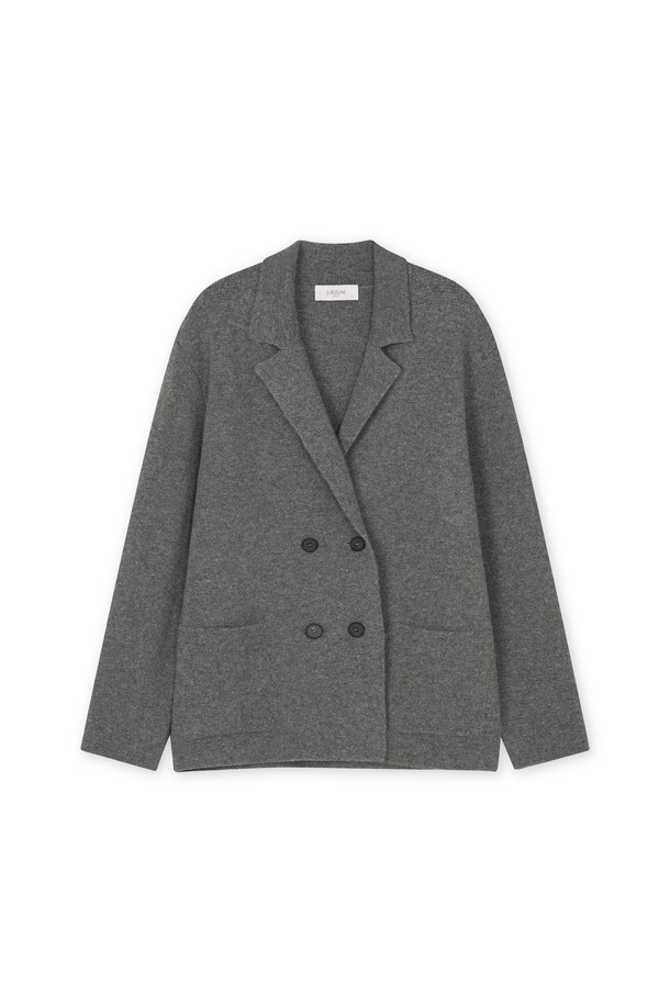 [남녀공용] 데온 메리노울 더블 니트 자켓은 부드러운 촉감의 7게이지 메리노 울 소재로 제작되어 간절기부터 겨울까지 착용하기 좋습니다. 슬림핏 디자인에 더블 버튼 여밈 방식과 레귤러 기장의 상의로, 심플하고 베이직한 스타일을 연출합니다. 그레이, 아이보리, 블랙 세 가지 컬러로 출시되어 오피스룩, 비즈니스 캐주얼, 모임룩 등 다양한 TPO에 활용 가능합니다. 양쪽 포켓 디테일과 리얼 쉘 단추, 조직 밀도를 높인 깔끔한 실루엣은 클래식, 미니멀, 시크한 스타일을 완성하며, 내구성과 보풀 방지 기능으로 오래도록 만족스럽게 착용할 수 있습니다.
