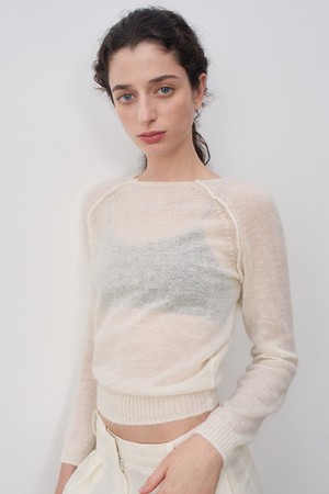 이리나 키드 모헤어 라운드넥 풀오버 아이보리