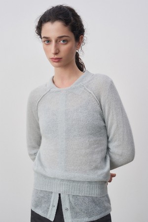 이리나 키드 모헤어 라운드넥 풀오버 블루