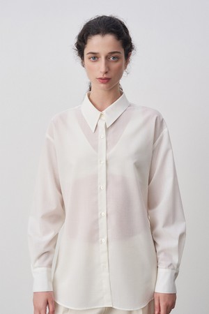 릴리아 롱 카라 오버핏 셔츠 화이트