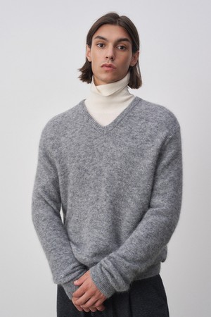 디오니 브이넥 수리 알파카 니트 탑 그레이