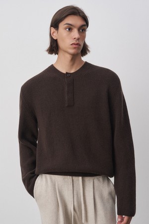 테오 메리노울 헨리넥 풀오버 브라운