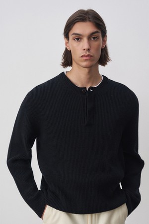 테오 메리노울 헨리넥 풀오버 블랙