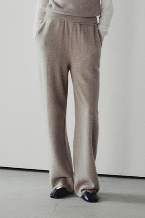 샌디 라쿤 스트레이트 팬츠 베이지