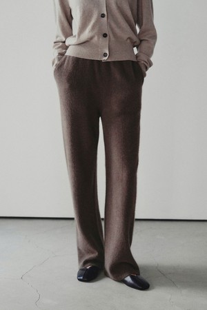 샌디 라쿤 스트레이트 팬츠 브라운