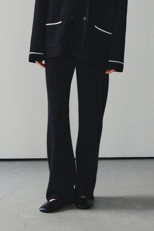 샌디 라쿤 스트레이트 팬츠 블랙