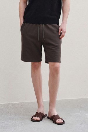 레오 드로스트링 쇼츠 차콜