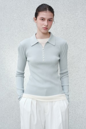 아이린 리브드 폴로 니트 탑 파우더블루