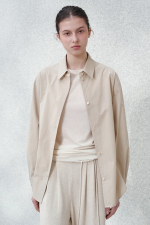 [우먼] 마엘 사이드 슬릿 코튼 셔츠 베이지