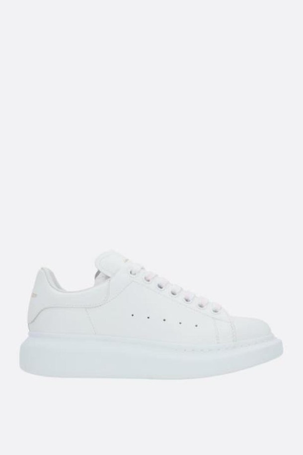 Alexander McQueen - 스니커즈 - 알렉산더 맥퀸 여성 스니커즈 Oversize sneakers in Larry leather NB26