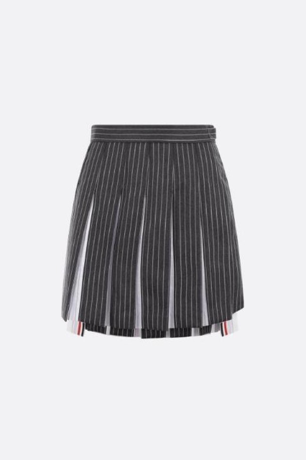 THOM BROWNE - 미디스커트 - 톰브라운 여성 스커트 pinstriped pleated wool miniskirt NB26