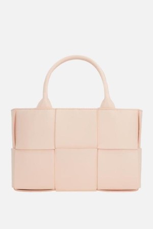 보테가 베네타 여성 토트백 Arco mini tote bag in Maxi Intrecciato nappa NB26