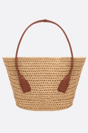 보테가 베네타 여성 숄더백 Arco medium raffia crochet shoulder bag NB26