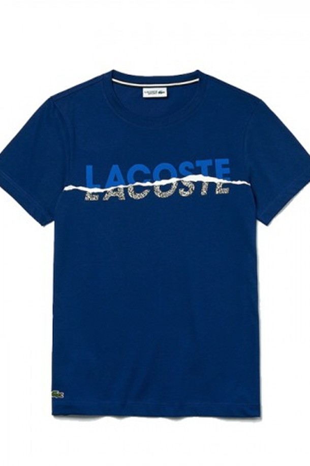 LACOSTE - 반팔티셔츠 - 라코스테 로고워딩 그래픽 반팔티 TH4907 Methylene