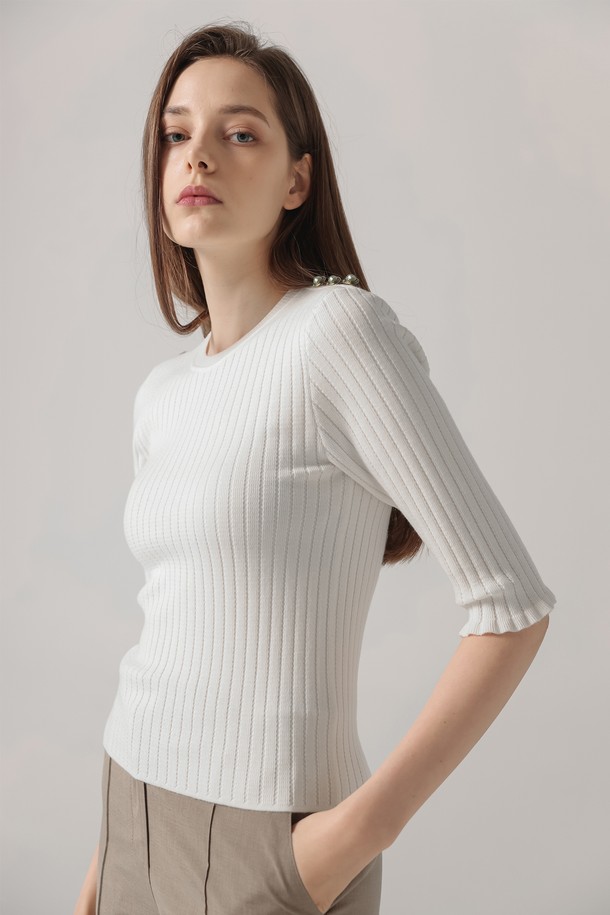 pelote - 반소매 티셔츠 - Feminine Slim Crew Neck Knit