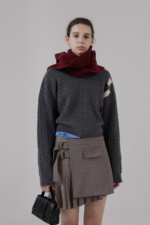 pelote - 스웨터 - Cable V-Neck Wool Semi-crop Pattern Knit