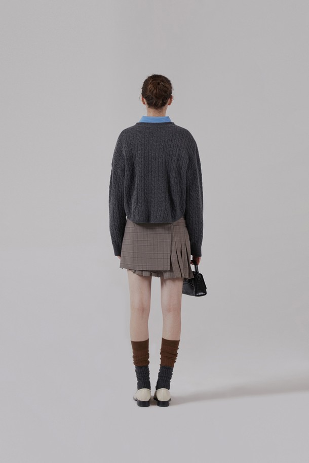 pelote - 스웨터 - Cable V-Neck Wool Semi-crop Pattern Knit