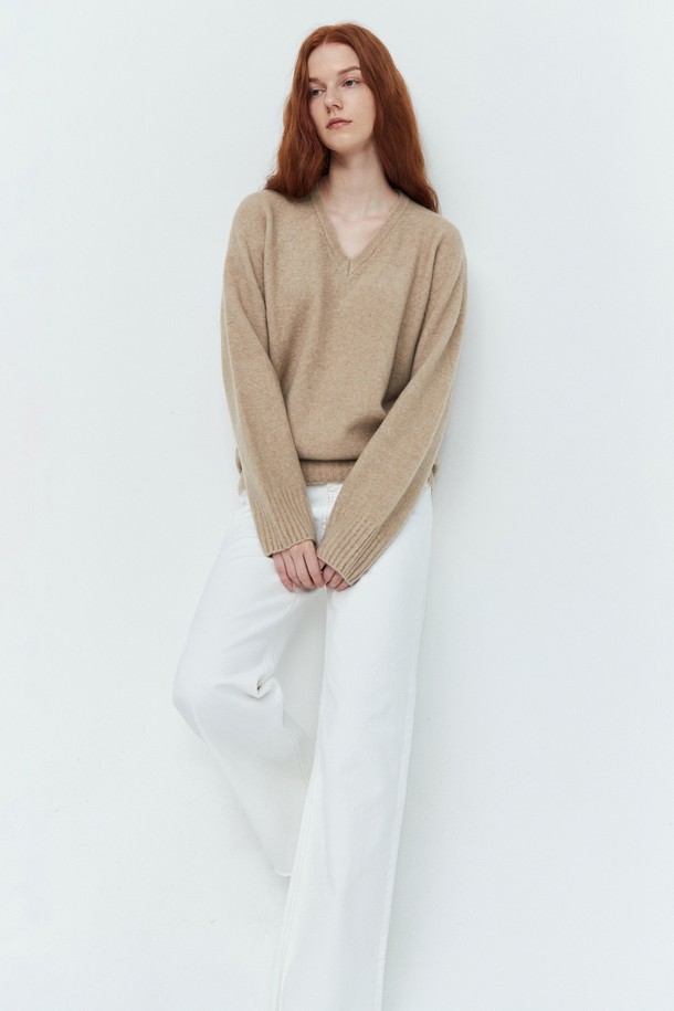 pelote - 스웨터 - Whole Garment V-neck Wool Knit