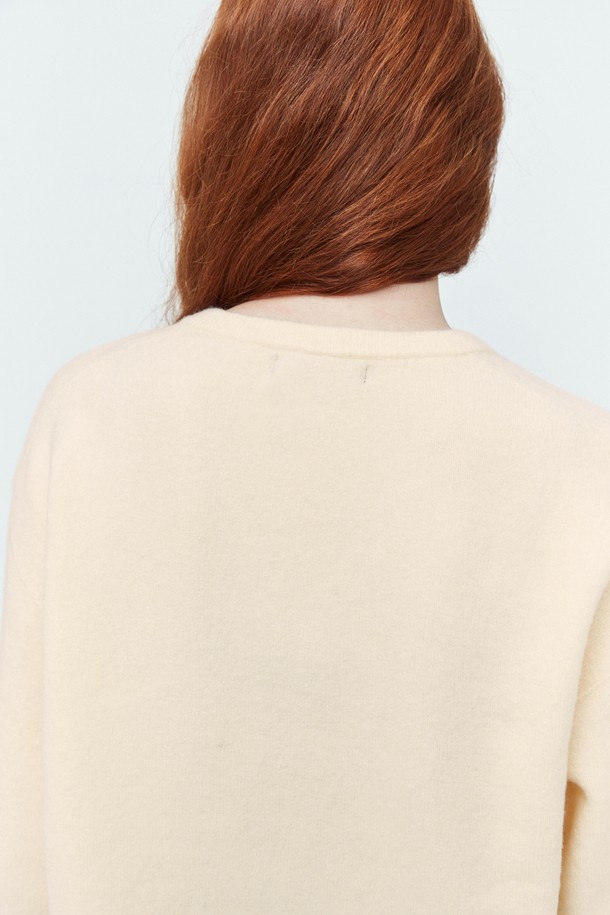 pelote - 스웨터 - Whole Garment V-neck Wool Knit