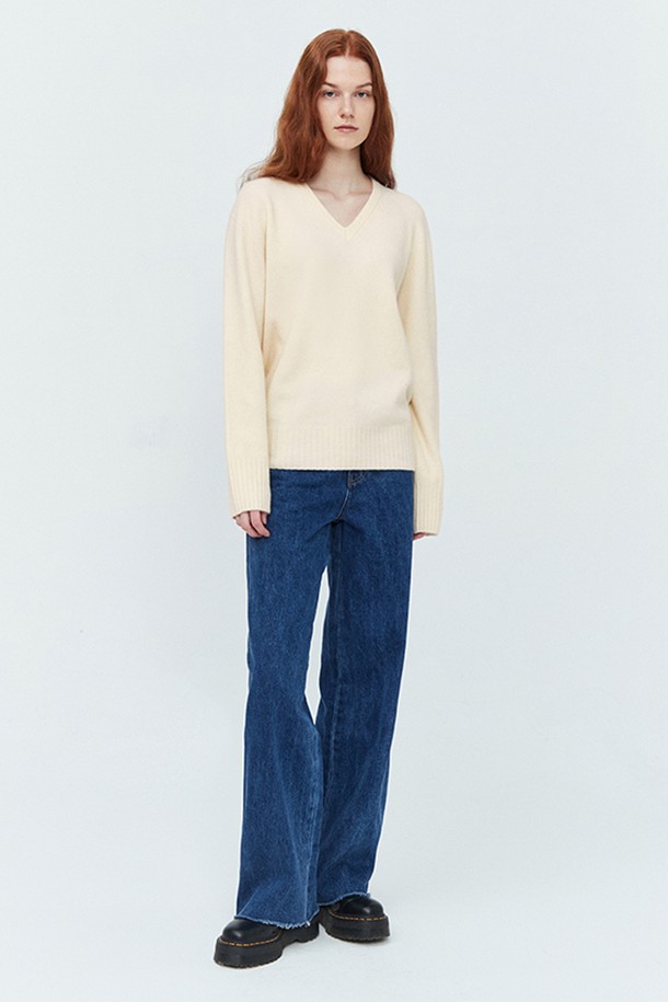 pelote - 스웨터 - Whole Garment V-neck Wool Knit