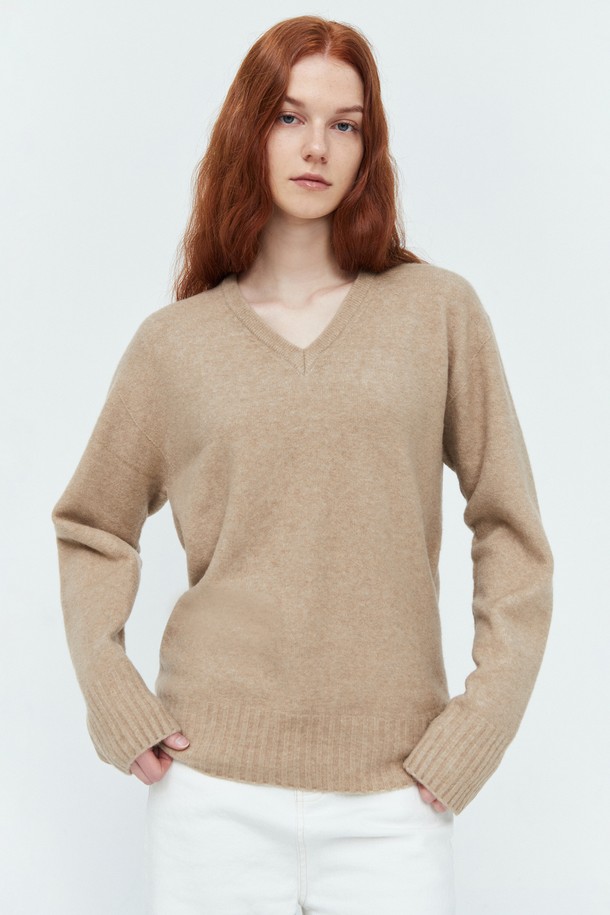 pelote - 스웨터 - Whole Garment V-neck Wool Knit