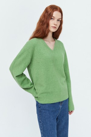 Whole Garment V-neck Wool Knit