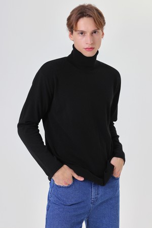 Cashmere Wool Turtleneck Knit