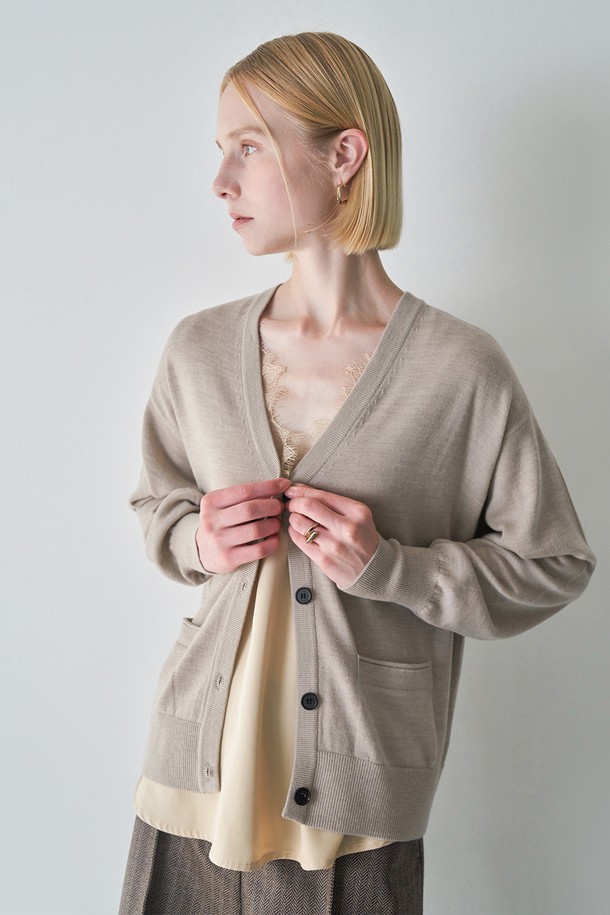 pelote - 가디건 - Woven Patch belted cardigan (Beige)