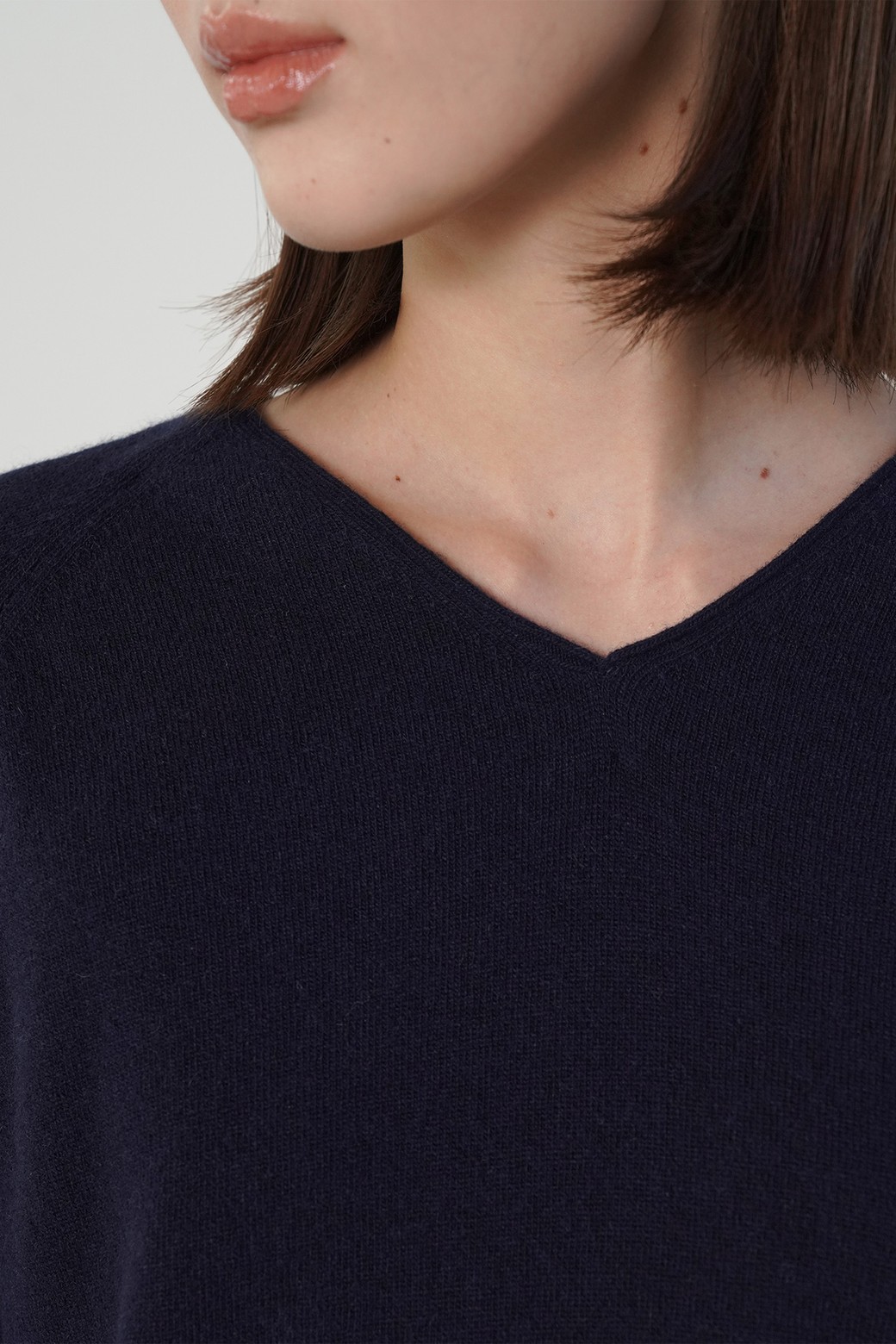 pelote - 스웨터 - Fine wool V-neck top (Navy)
