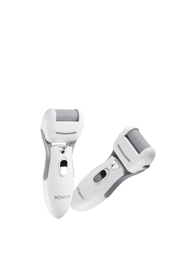 보만 전동 발각질 제거기 발뒤꿈치 풋케어 CR9810은 화이트와 그레이 색상으로 출시되었으며, 크리스탈과 플라스틱 소재를 사용하여 제작되었습니다. 인체공학적 그립 디자인과 심플 모던한 외관, LED 버튼으로 디자인적인 완성도를 높였으며, 65mm x 155mm x 30mm의 휴대용 사이즈로 편리하게 휴대할 수 있습니다. 3,500RPM의 강력한 회전력으로 건식 및 습식 모두 사용 가능하며, AA 건전지를 사용하여 작동합니다. 분리형 롤러와 원터치 분리 기능으로 위생적인 관리가 가능하며, 롤러 부분 방수 기능과 LED 조명이 탑재되어 실용성을 더했습니다.

